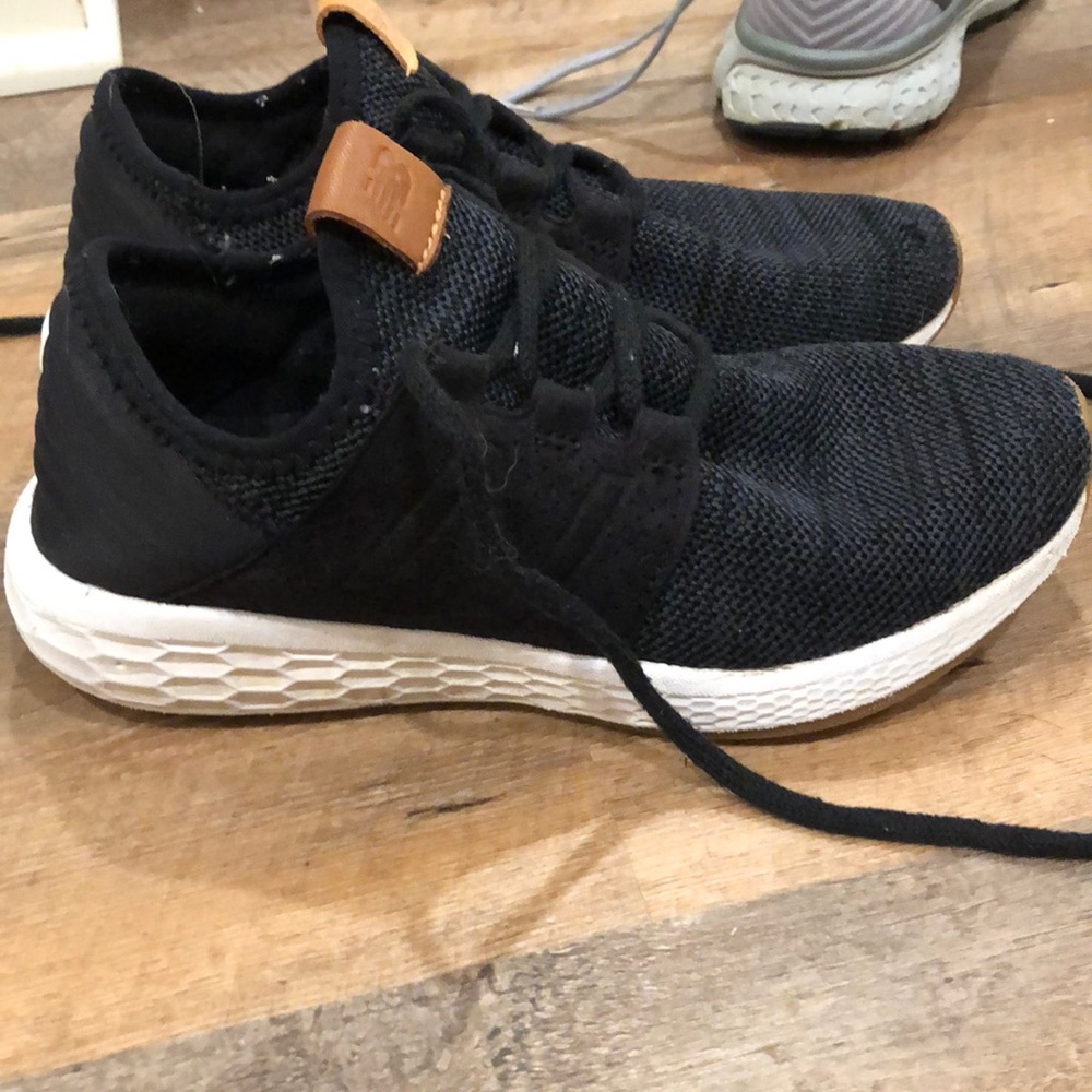 New balance tennis shoes